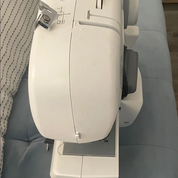 Brother LS-590 White Sewing Machine - Picture 4 of 5